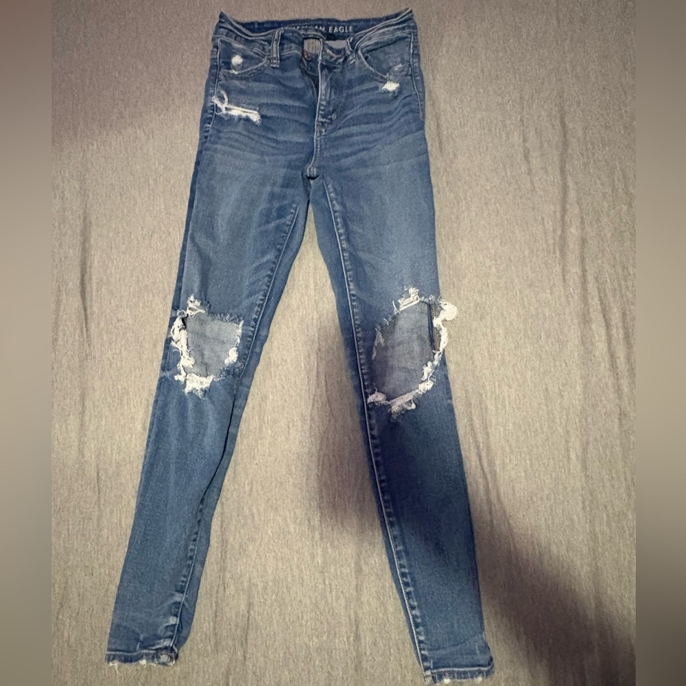 Women’s 
Size 4 
American eagle 
Perfect condition